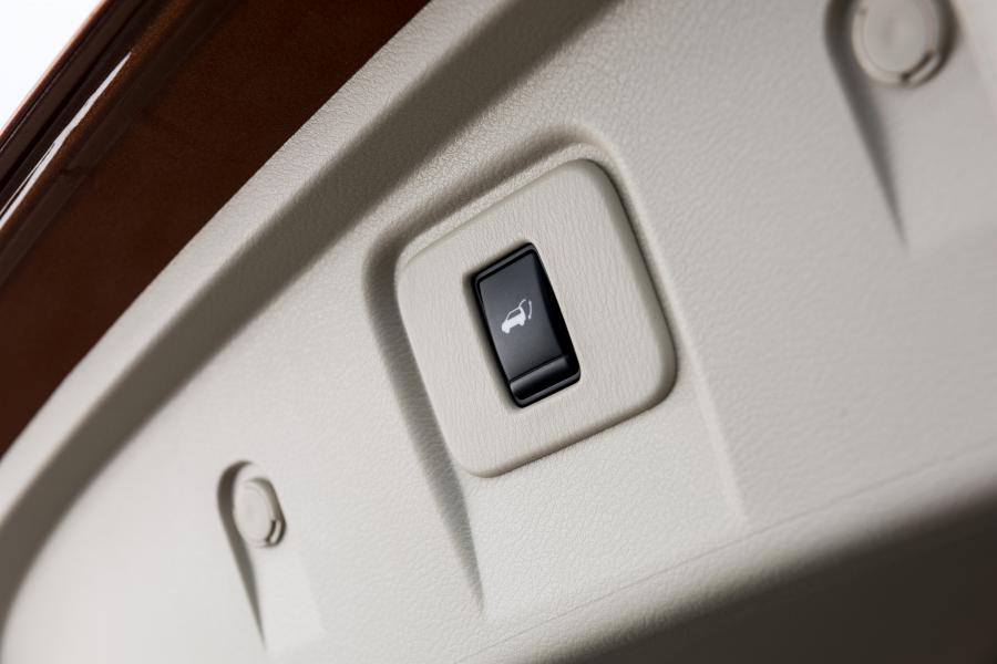 Детали интерьера Nissan Murano 2016 года  (CIS) (фото 83 из 90)
